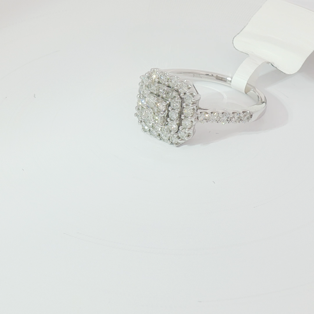 Cushion illusion ring
