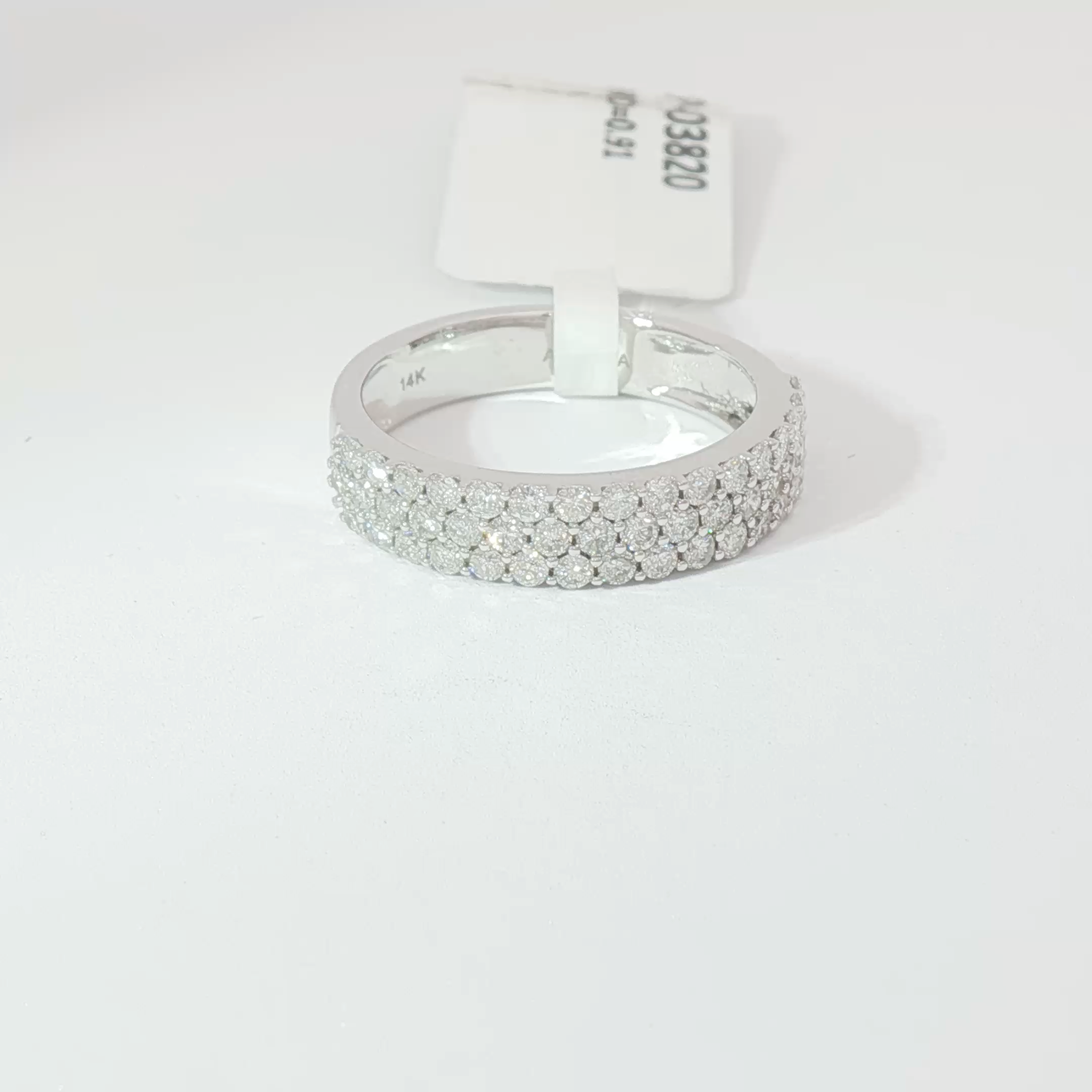 Edgeless three-row band