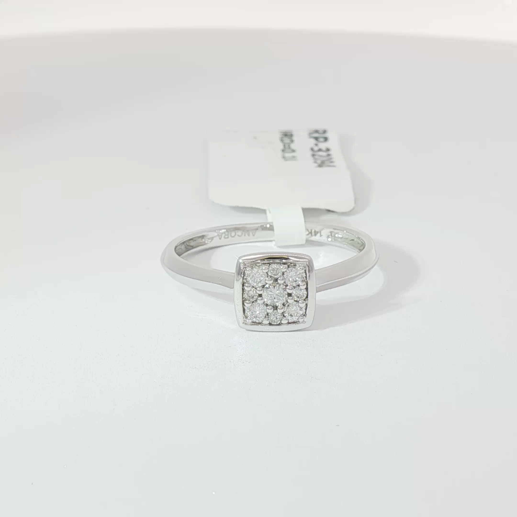 Petite square ring