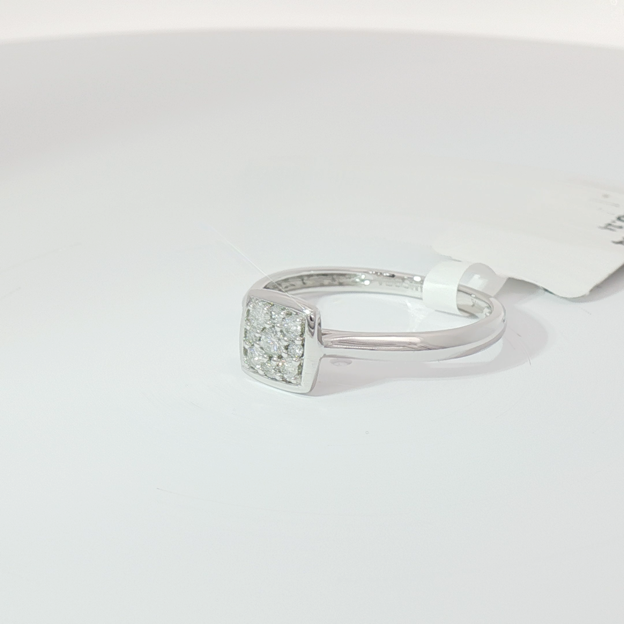 Petite square ring