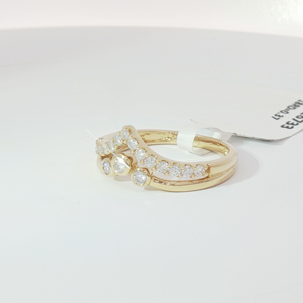 Tiara ring