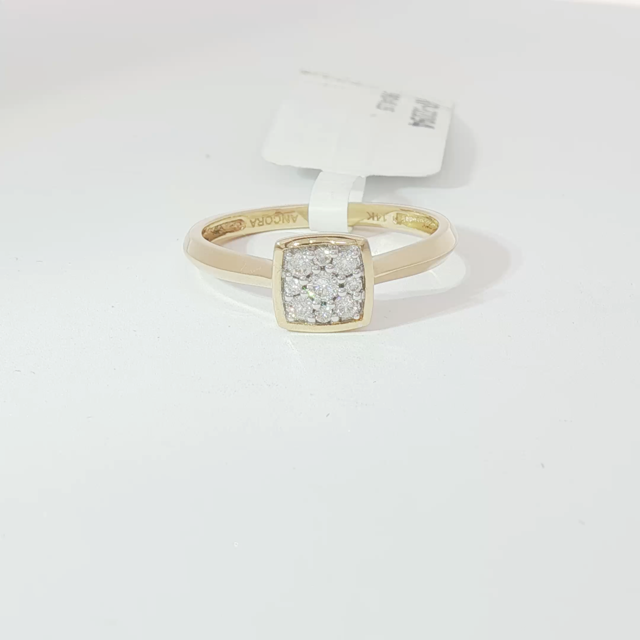 Petite square ring