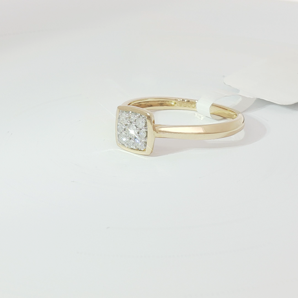 Petite square ring