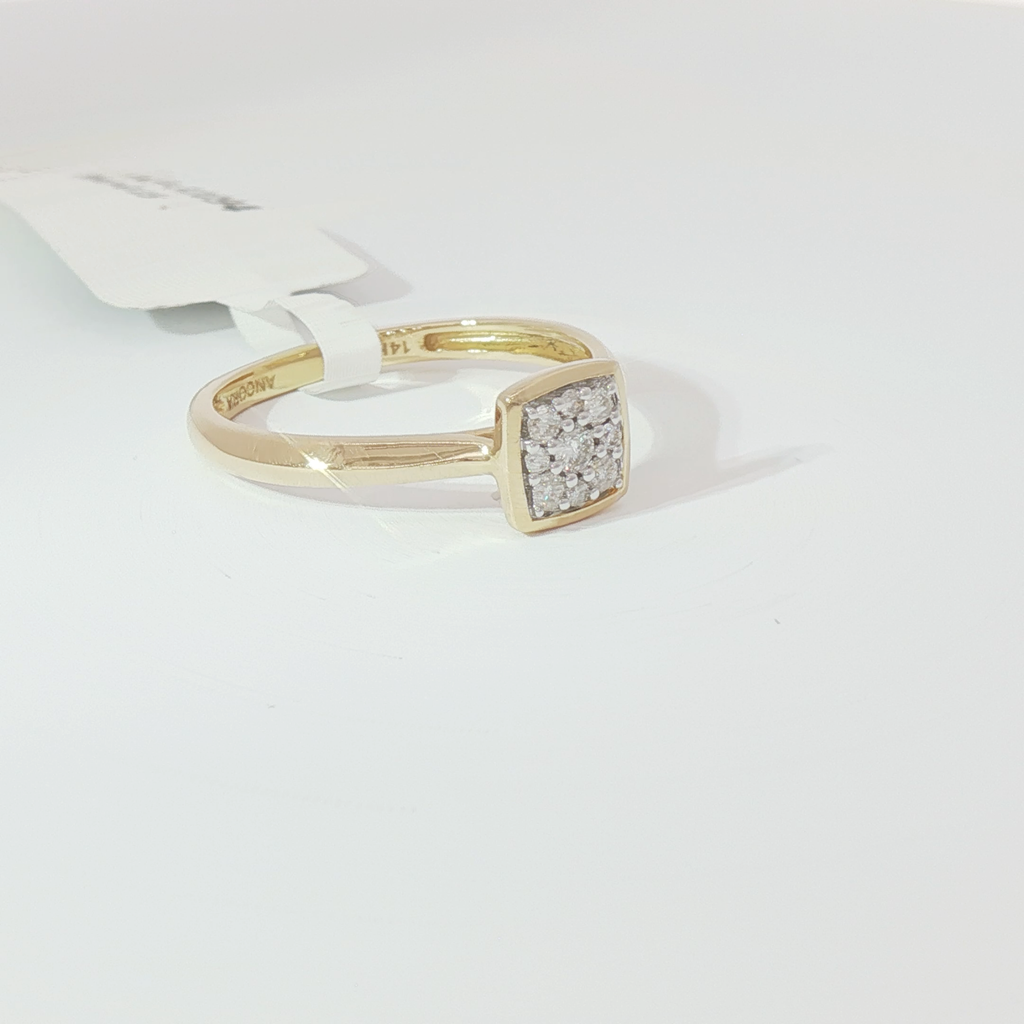 Petite square ring