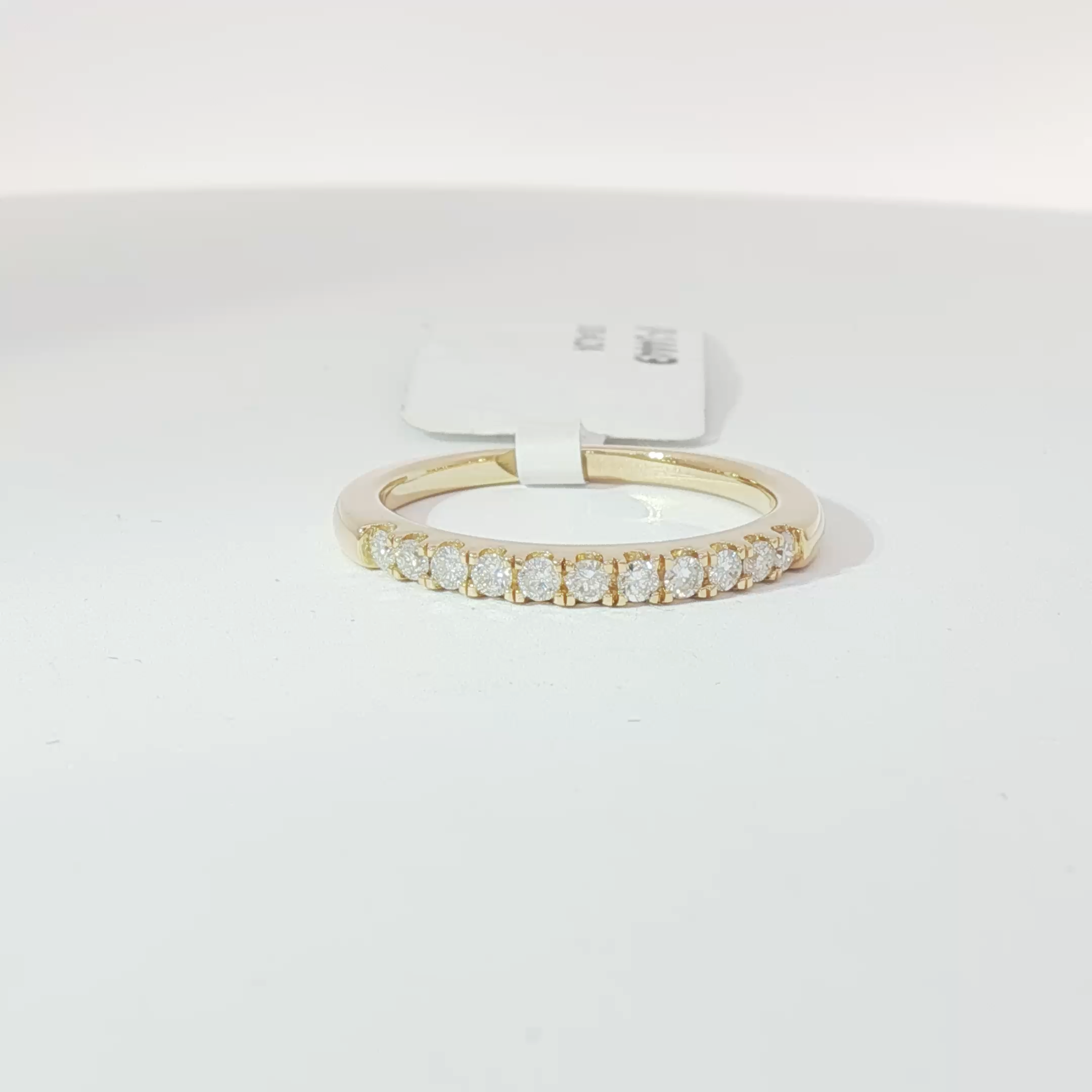 Single row diamond band