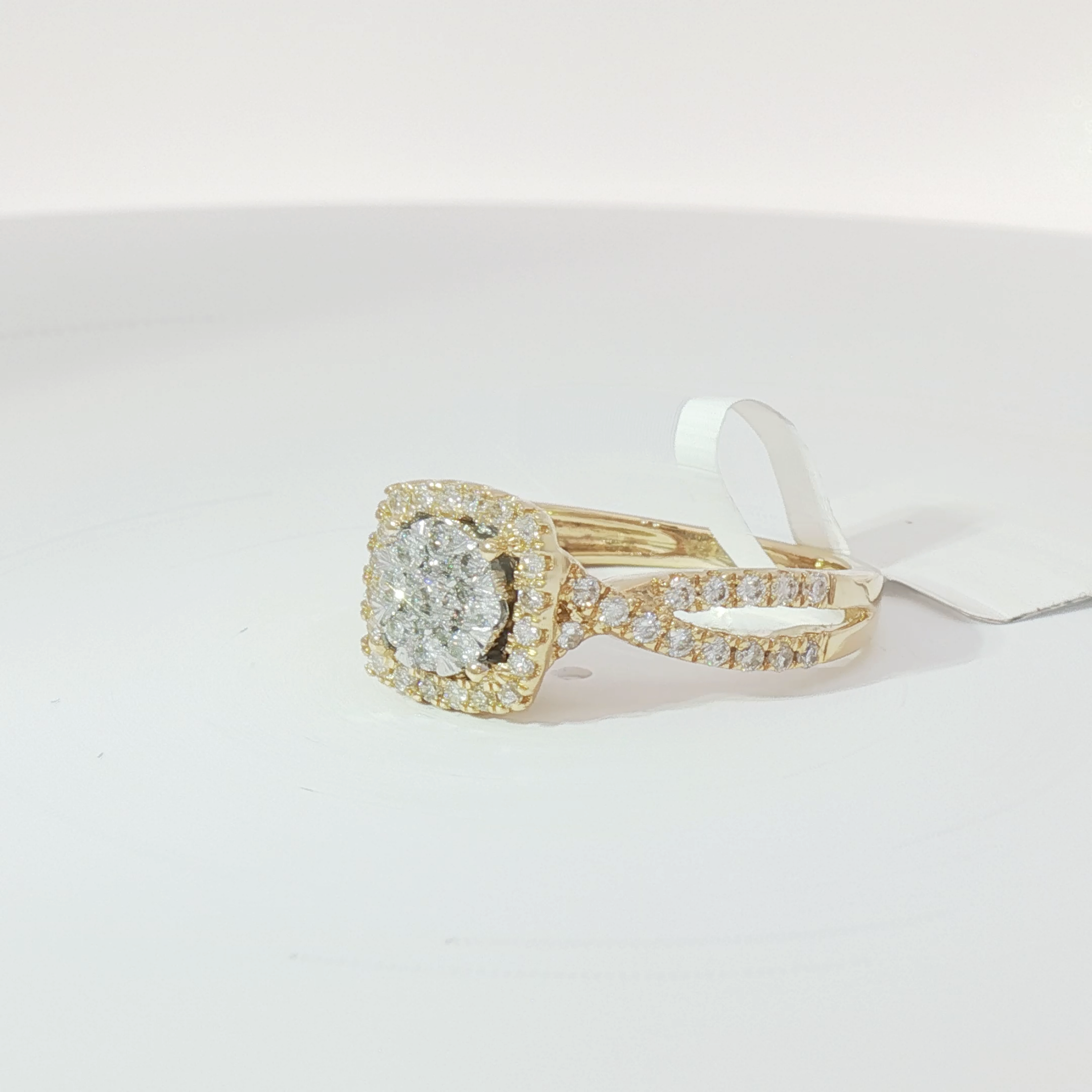 Twist halo ring