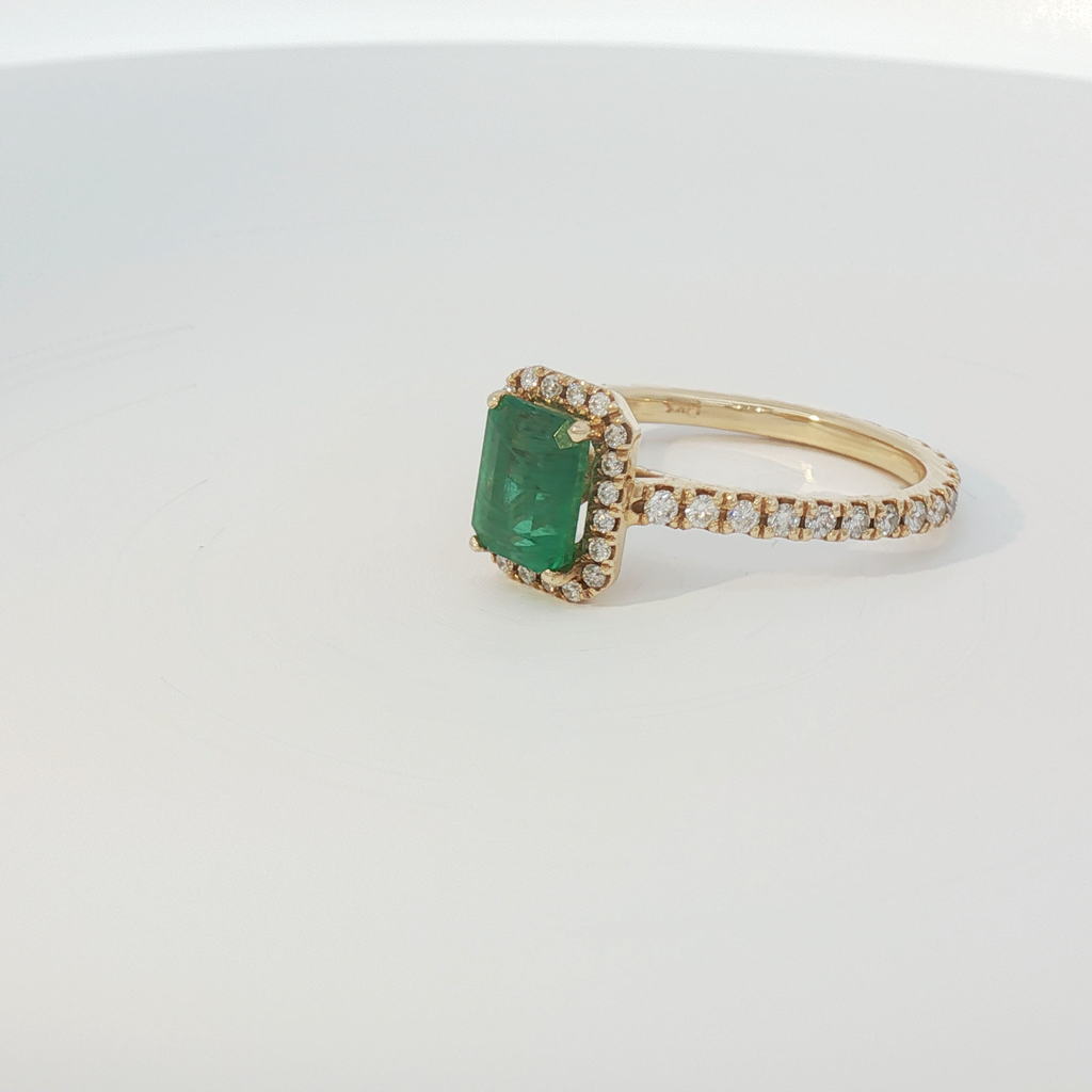 Emerald halo ring