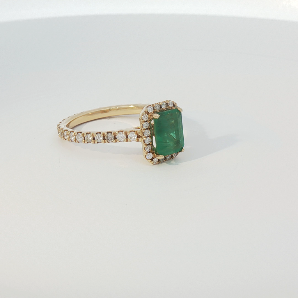 Emerald halo ring