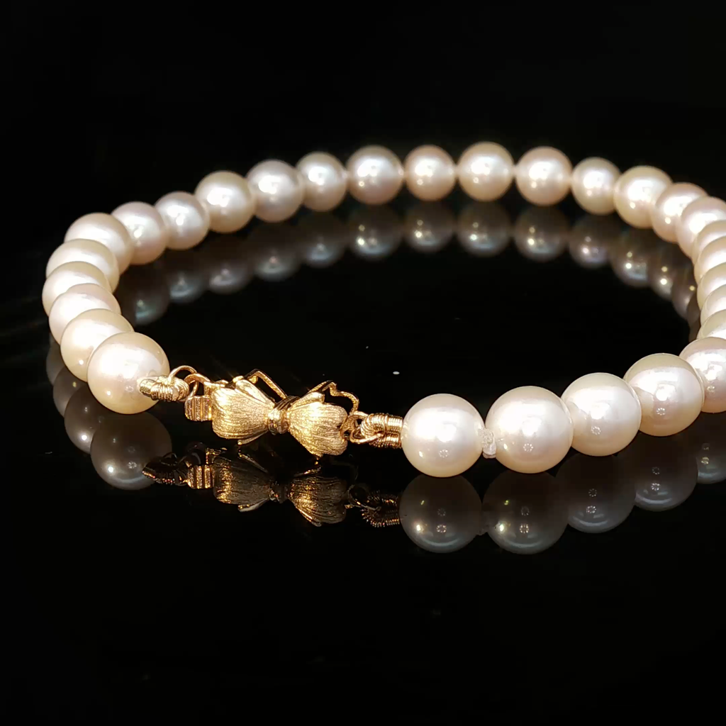 Pearl bracelet