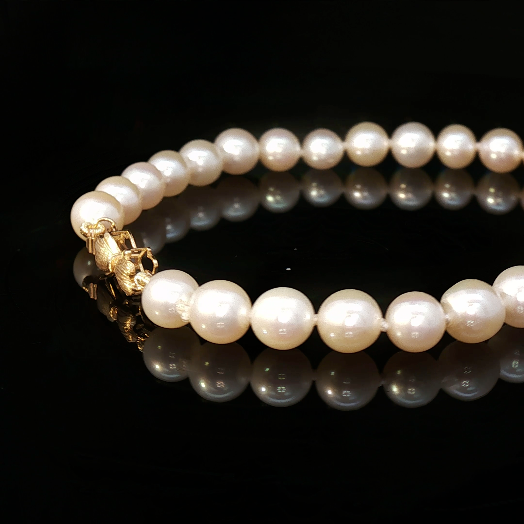 Pearl bracelet