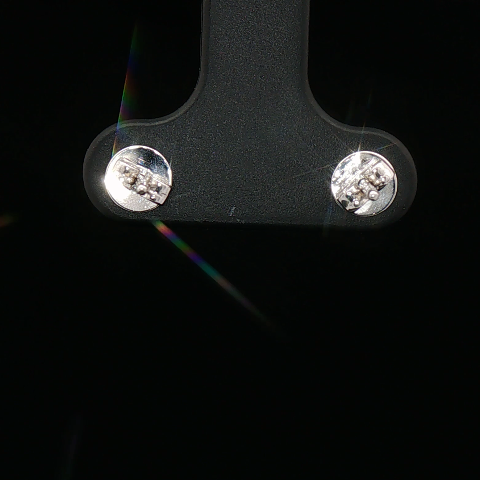 Blue sapphire studs