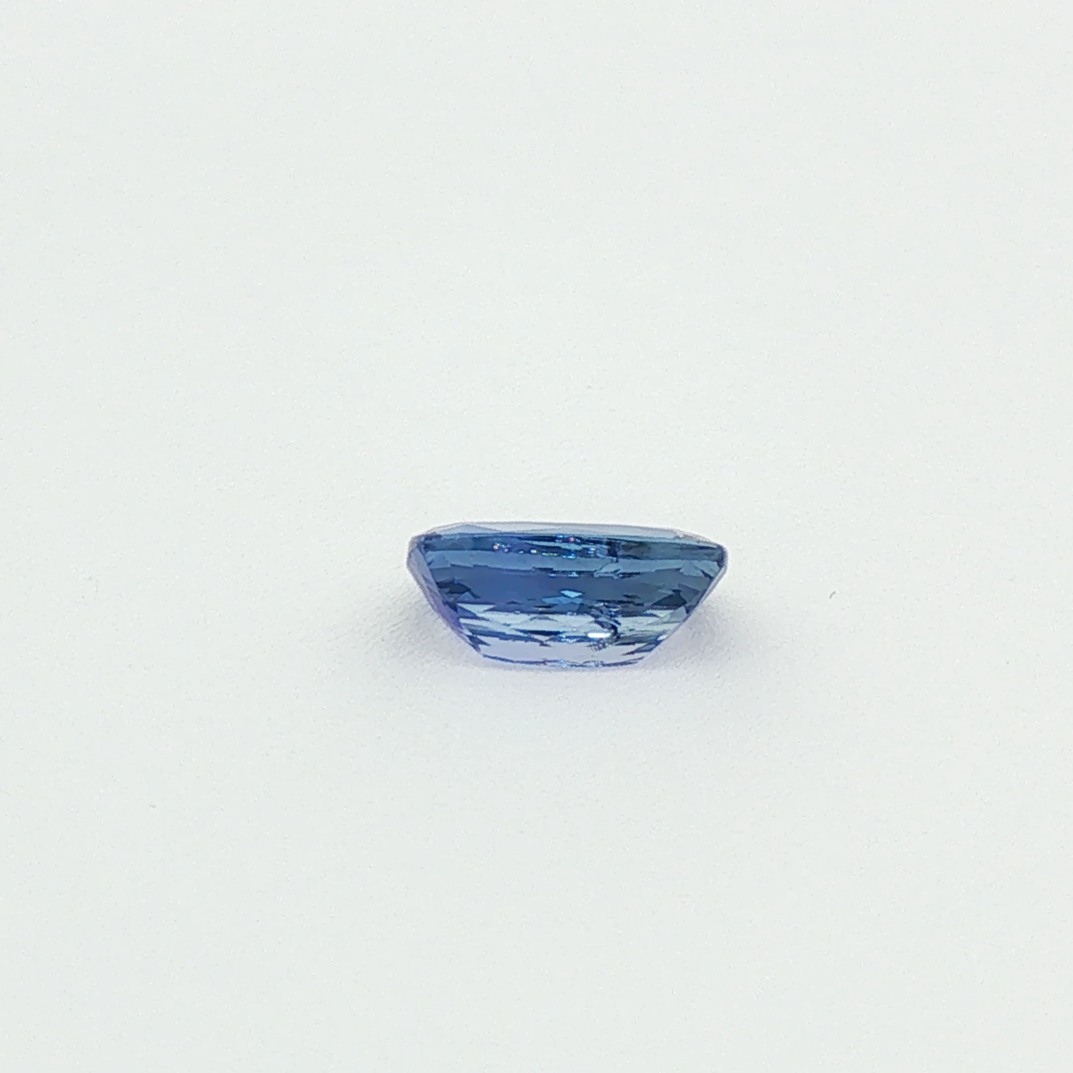 Loose gem