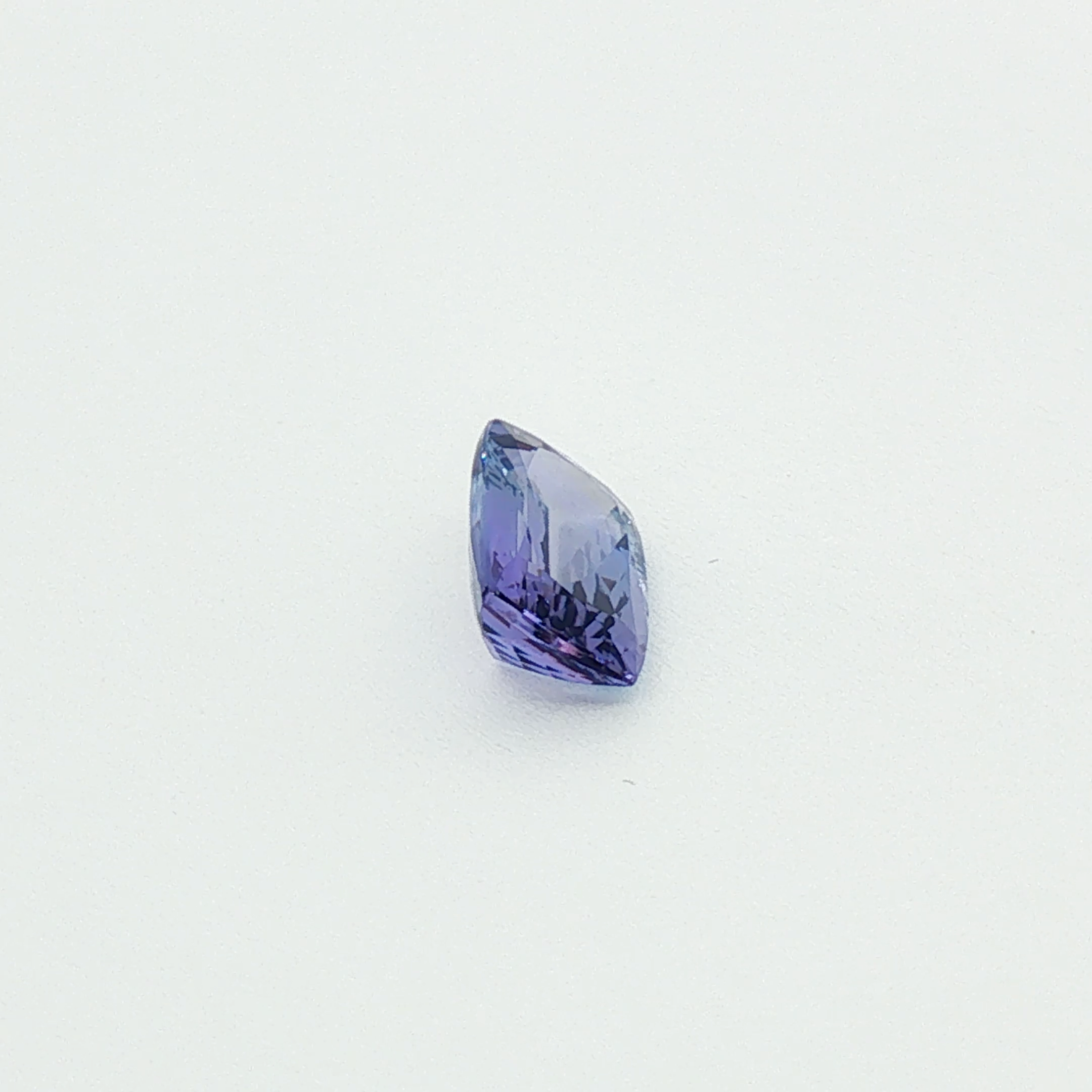 Loose gem