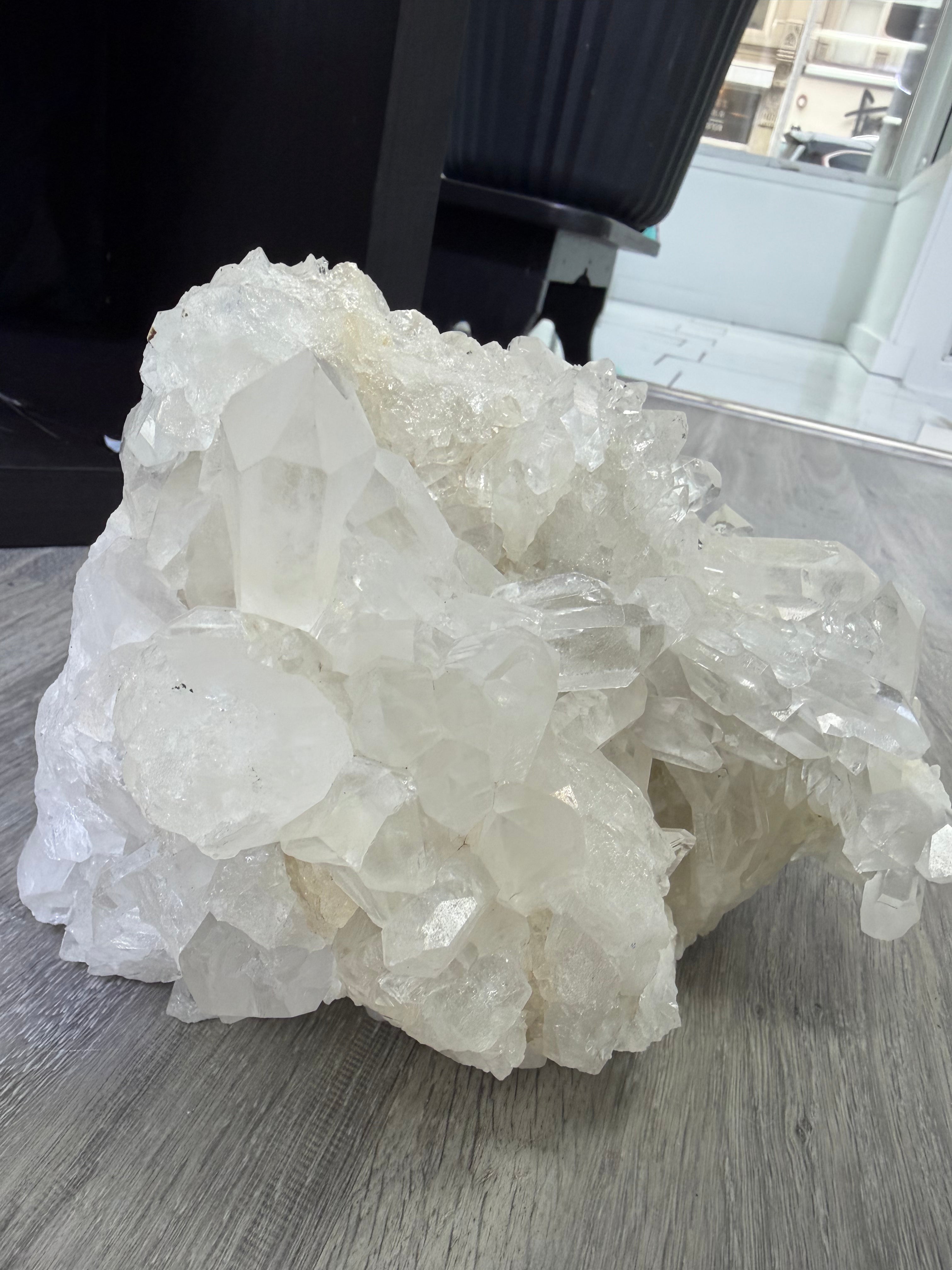 Quartz cluster 3