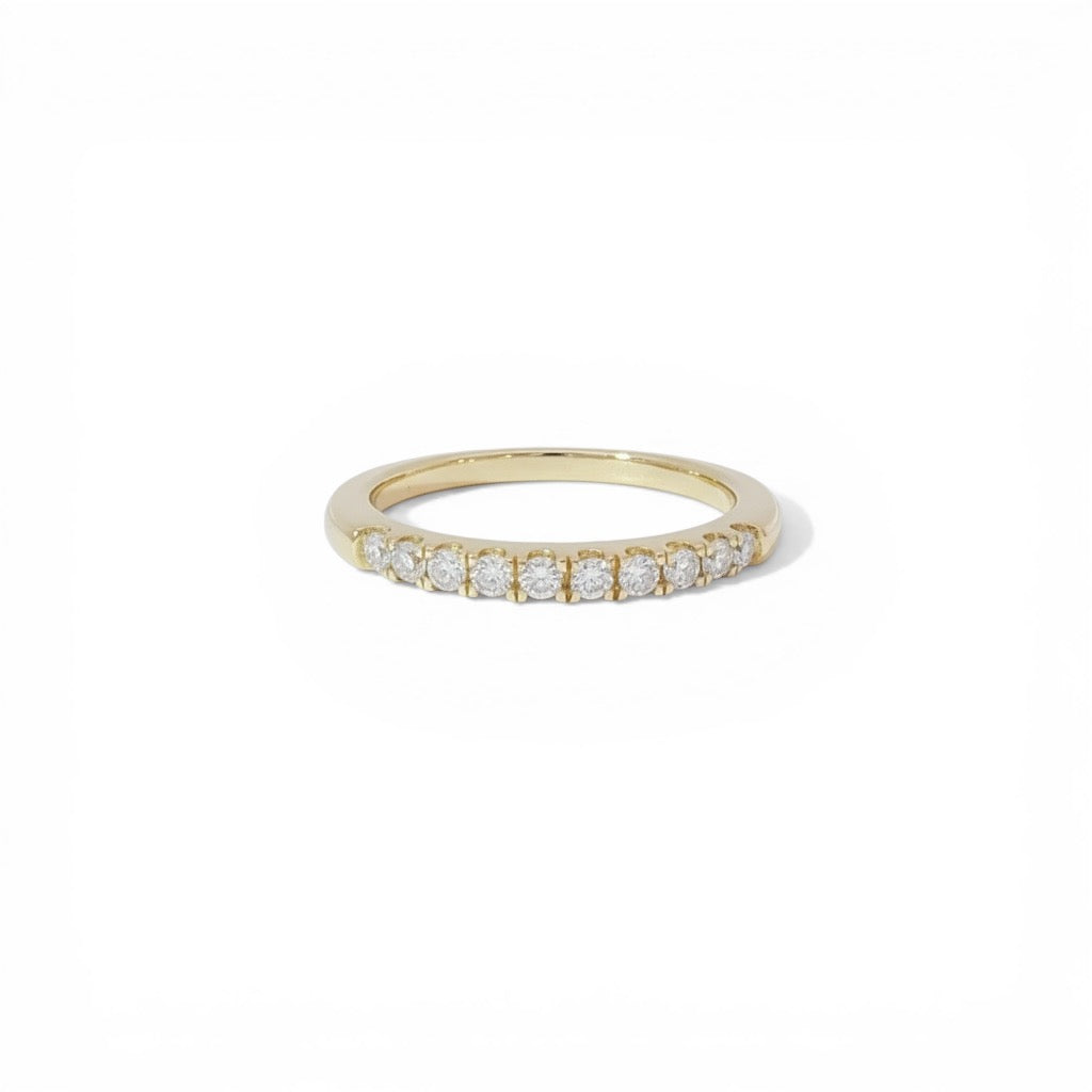 Single row diamond band