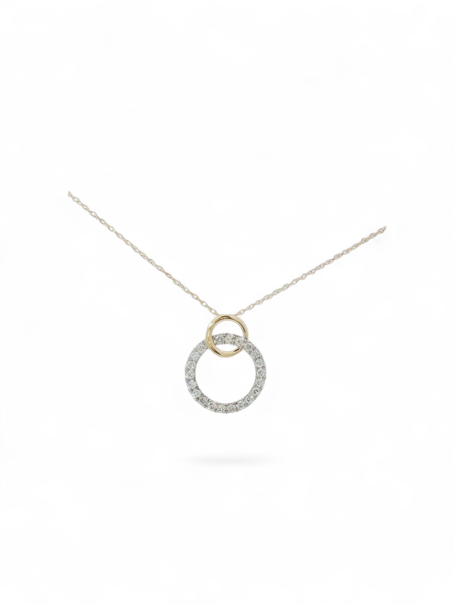 Intertwined circle pendant