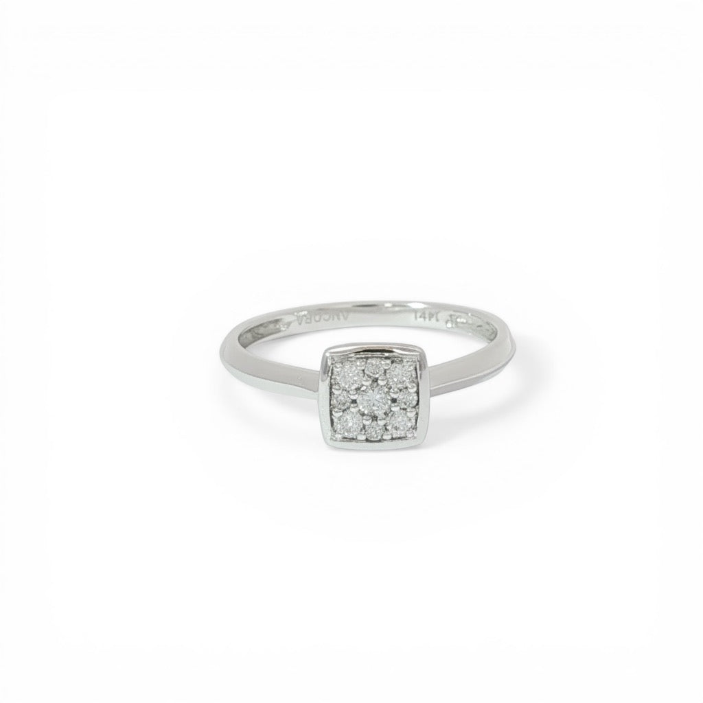 Petite square ring