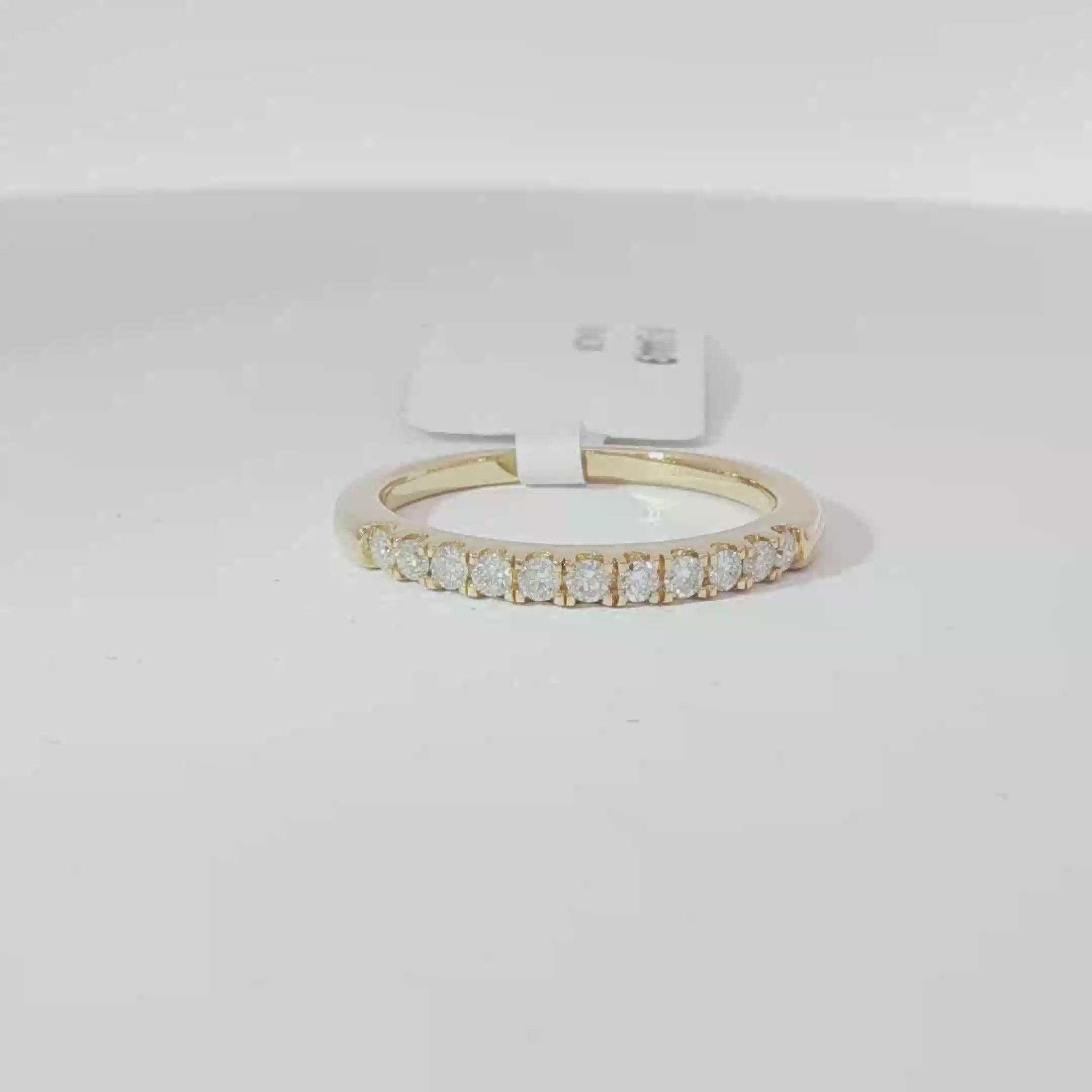 Single row diamond band