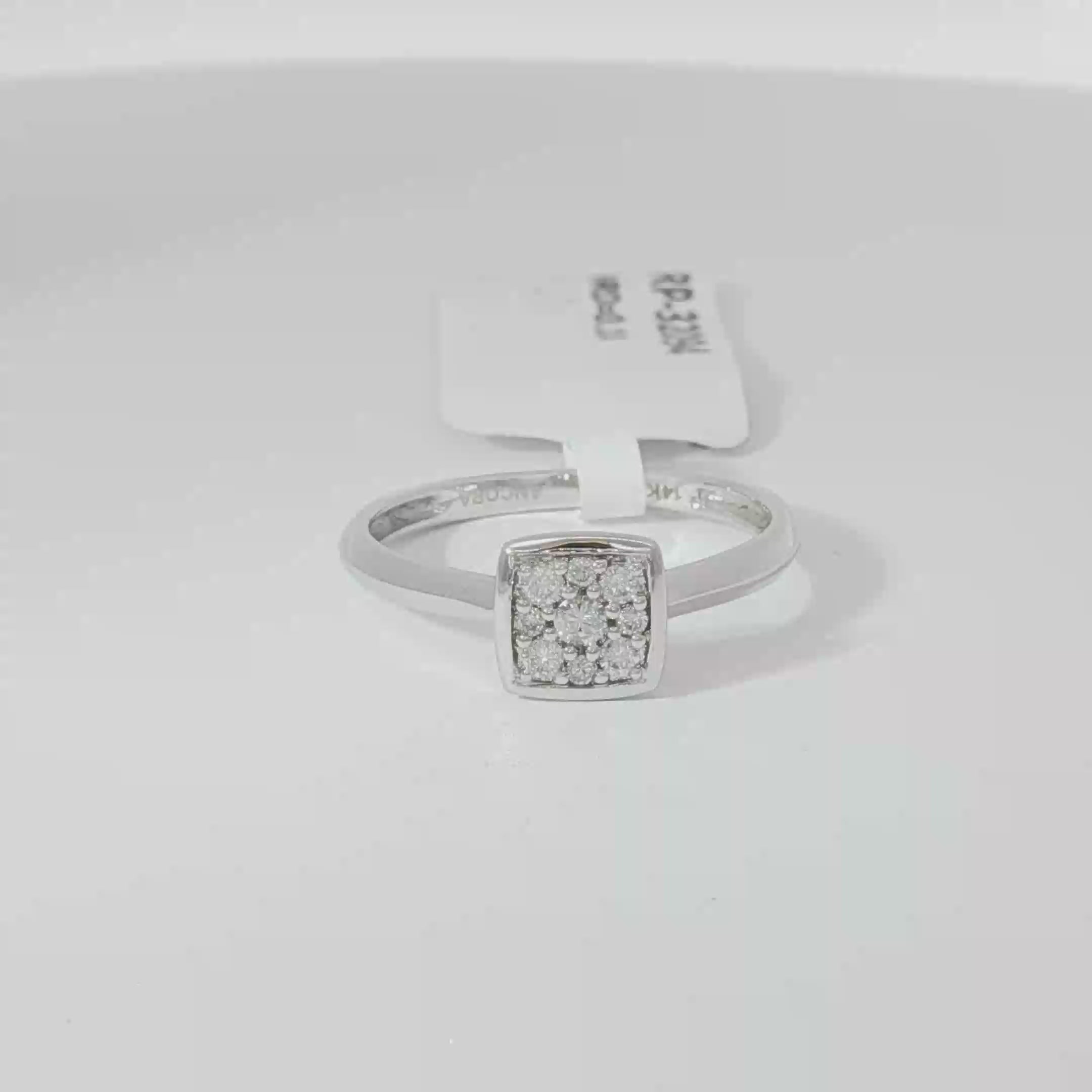 Petite square ring