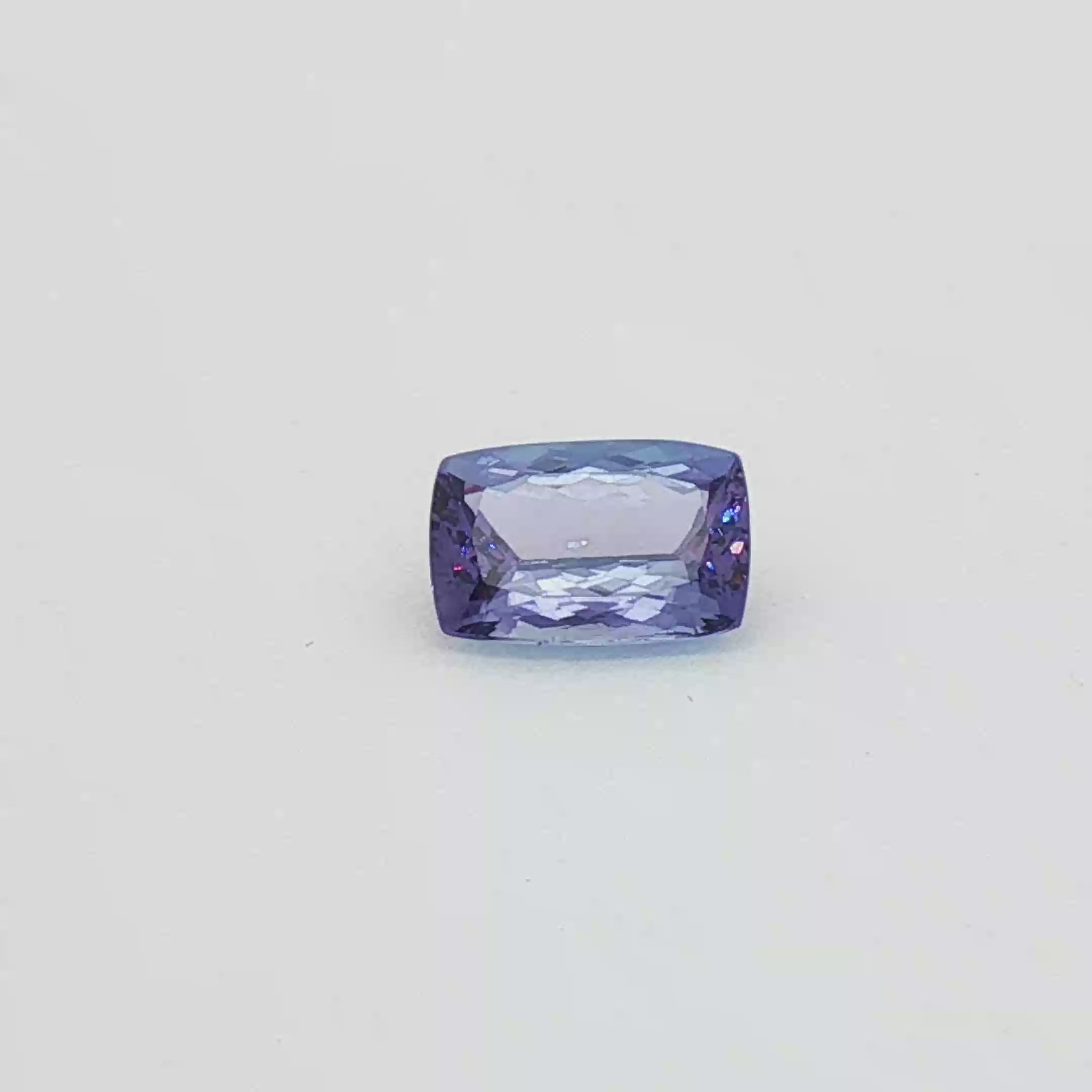 Loose gem